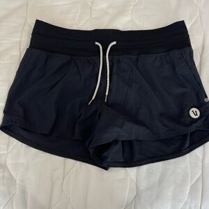 Vuori black shorts size medium